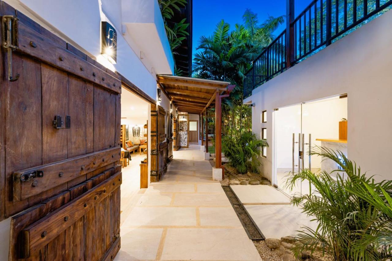 Cafe Playa Negra Hotel Exterior photo